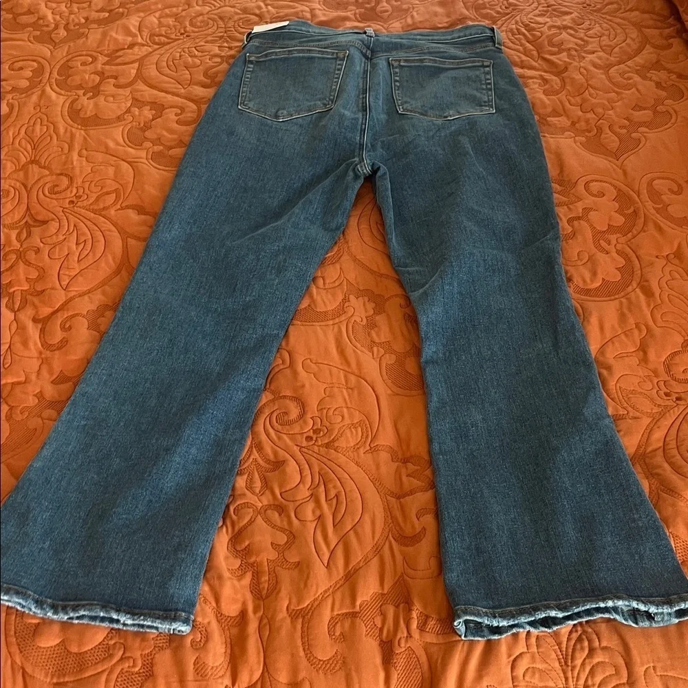 Loft Vent Hem High Rise Kick Crop Jeans, size 10